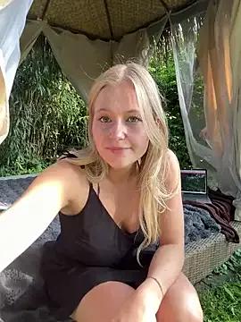 Freechat xlinababe on StripChat