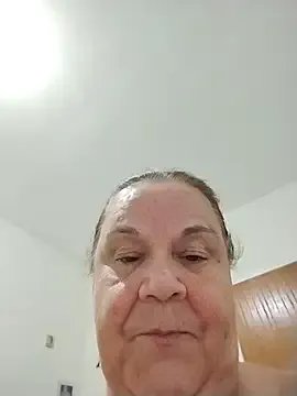 Freechat Yaya_Mineira on StripChat