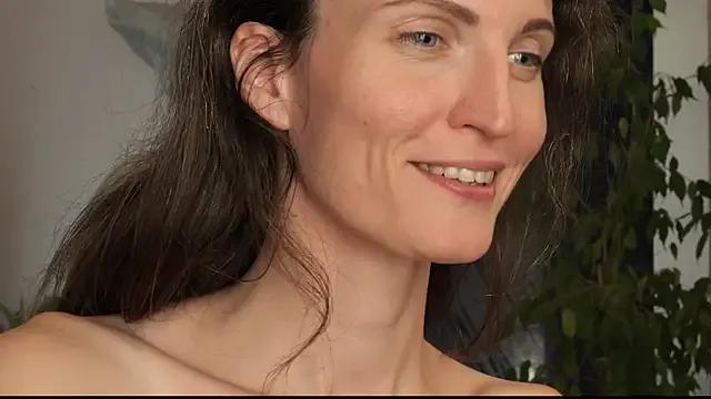 Freechat yulladao on StripChat